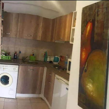 Great Location Furnished Studio In